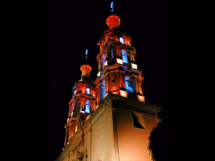 La Catedral Basílica Metropolitana de la Madre Santísima de la Luz - HB LEDS